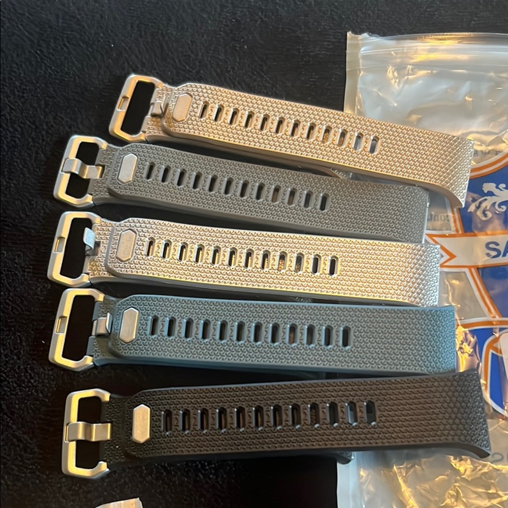 Set of 5 Textured Large Replacement Bands Bands (FitBit)